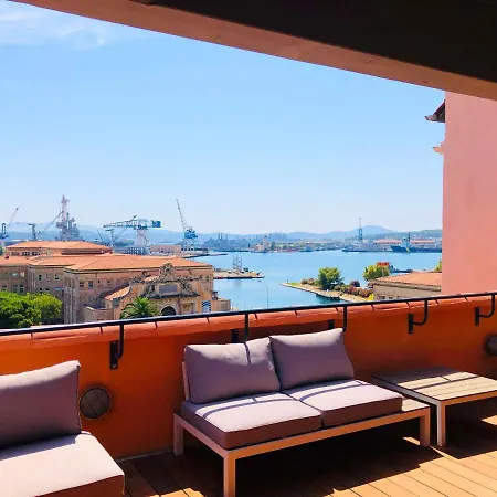 L'eautel Centre Port 4*