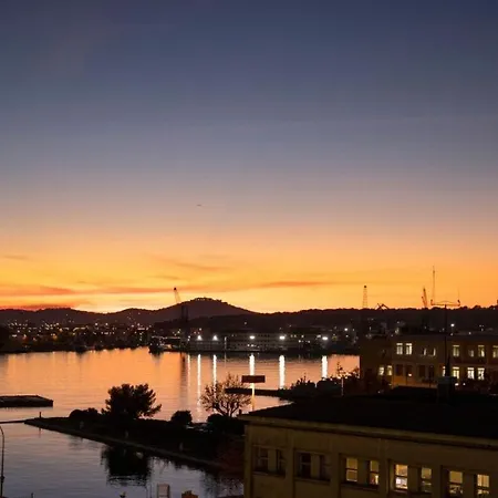 L'eautel Centre Port 4*