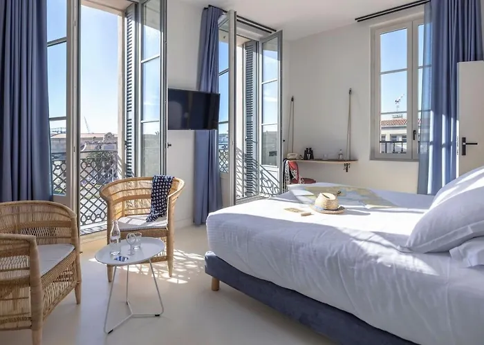 L'eautel Centre Port 4* Toulon