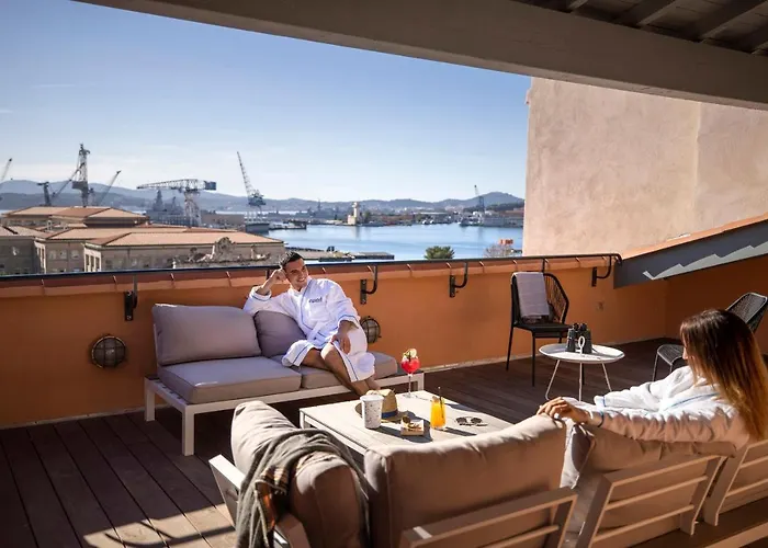 L'eautel Centre Port Hotell 4*