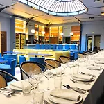 L'eautel Centre Port 4*
