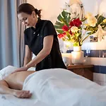 L'eautel Centre Port 4* Тулон