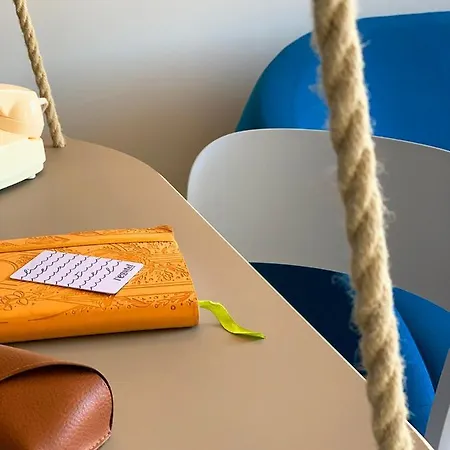 L'eautel Centre Port 4* Тулон