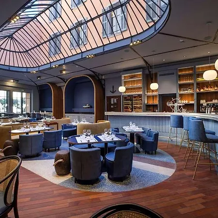 Отель L'eautel Centre Port 4*