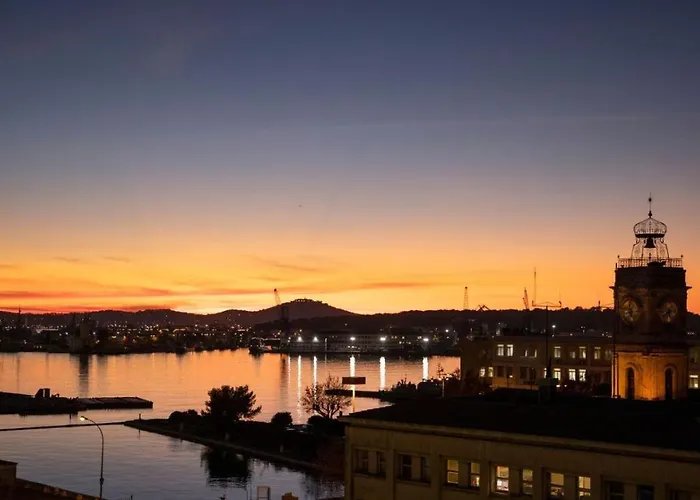 L'eautel Centre Port 4*
