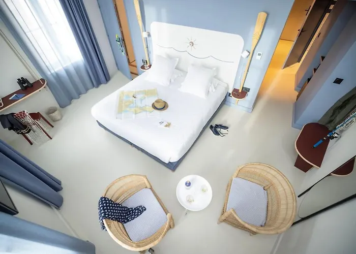 L'eautel Centre Port 4*